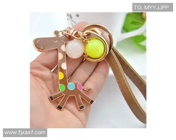 创意足球汽车挂件设计让你的爱车更具个性与运动气息