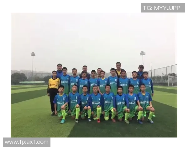 激情绿茵场上飞扬梦想足球节板报展现青春活力与团队精神 激情绿茵场上飞扬梦想足球节板报展现青春活力与团队精神